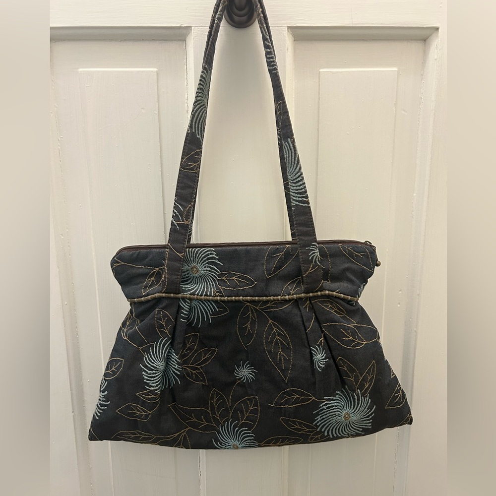 MARUCA HANDMADE SHOULDER BAG WITH STITCHED LEAF DESIGN
